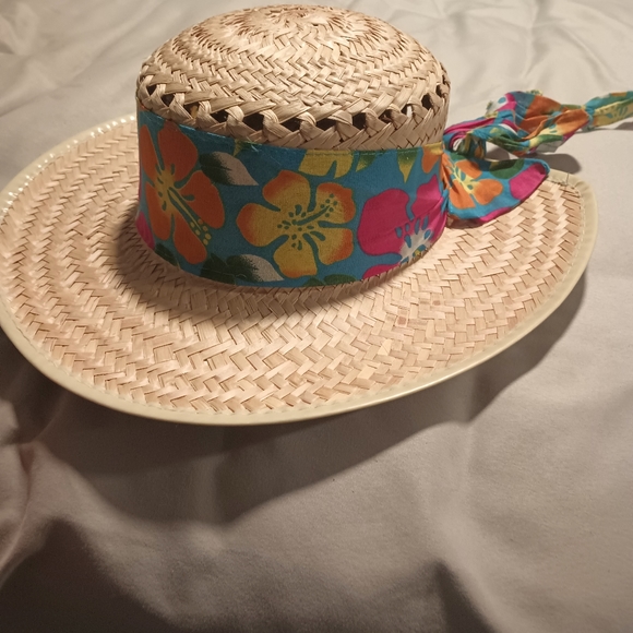 Hat - Picture 4 of 6